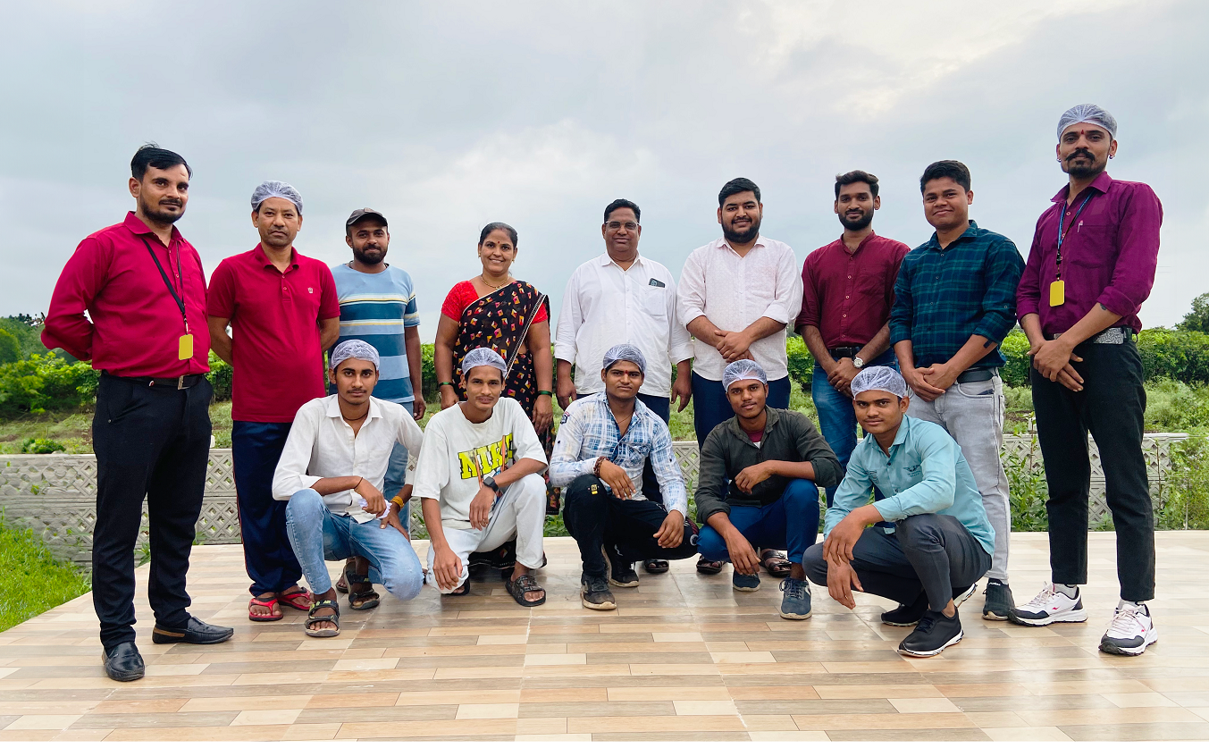 Makhanchor raisins team photo